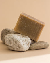 Lade das Bild in den Galerie-Viewer, Softening Moringa Soap
